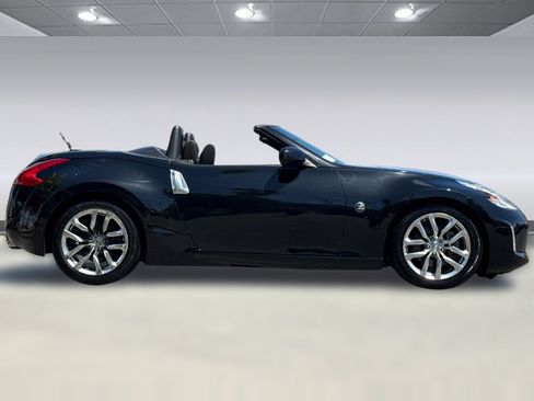 Used 2014 Nissan 370Z Roadster RWD image 8