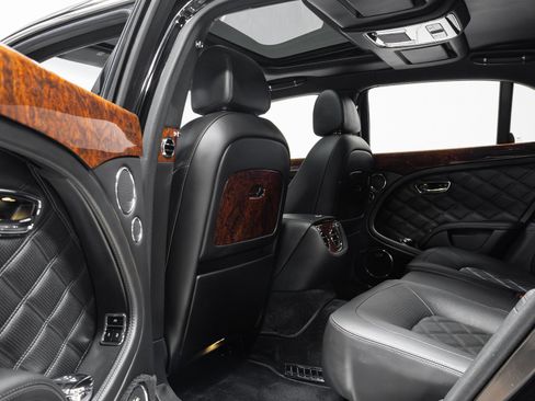 Used 2016 Bentley Mulsanne Speed image 64