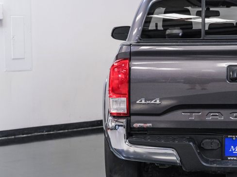 Used 2017 Toyota Tacoma SR5 image 42