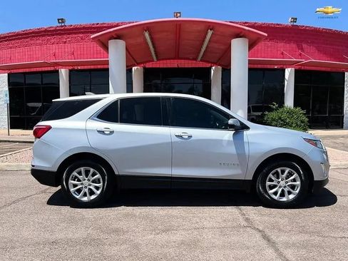 Used 2018 Chevrolet Equinox LT FWD image 3