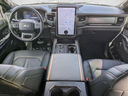 Used 2024 Ford Expedition Platinum AWD/4WD image 19