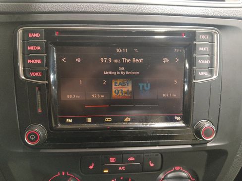 Used 2017 Volkswagen Jetta SE FWD image 25