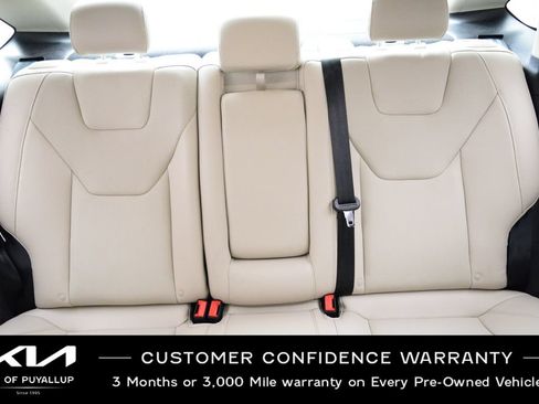 Used 2017 Ford Fusion Titanium FWD image 13