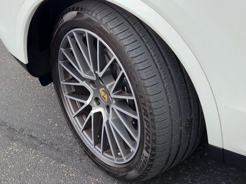 Used 2020 Porsche Cayenne w/ Premium Package Plus AWD/4WD image 6
