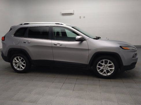 Used 2014 Jeep Cherokee Latitude FWD image 11