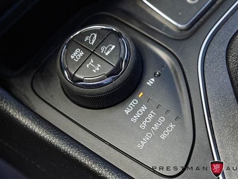 Used 2022 Jeep Cherokee Trailhawk w/ Sun, Sound & Nav Group AWD/4WD image 11