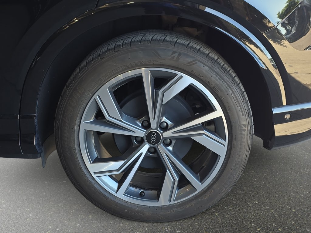 Used 2023 Audi Q4 e-tron Premium Plus AWD/4WD image 32