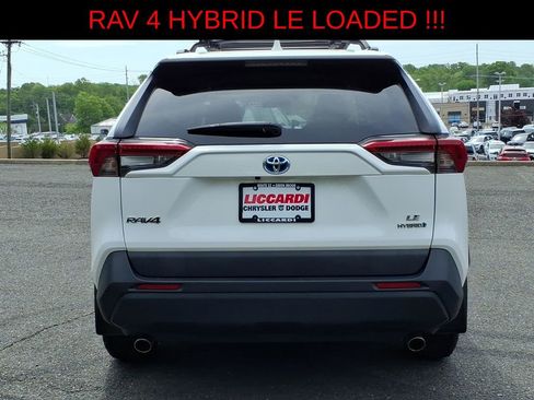 Used 2019 Toyota RAV4 LE w/ Carpet Mat Package AWD/4WD image 5