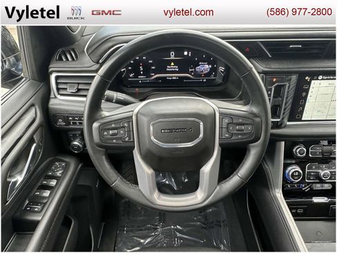 Used 2023 GMC Yukon XL Denali image 16