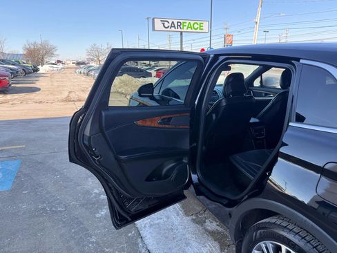 Used 2016 Lincoln MKX Reserve w/ Climate Package image 21