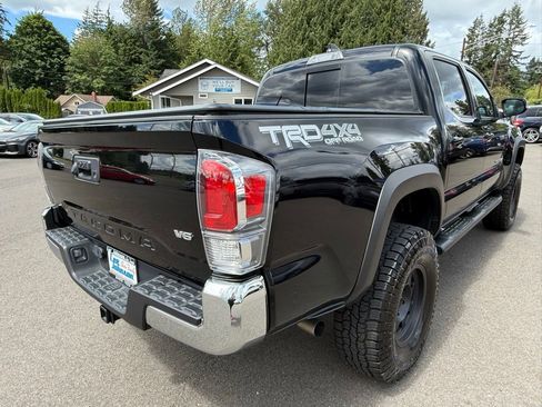 Used 2021 Toyota Tacoma TRD Off-Road AWD/4WD image 5