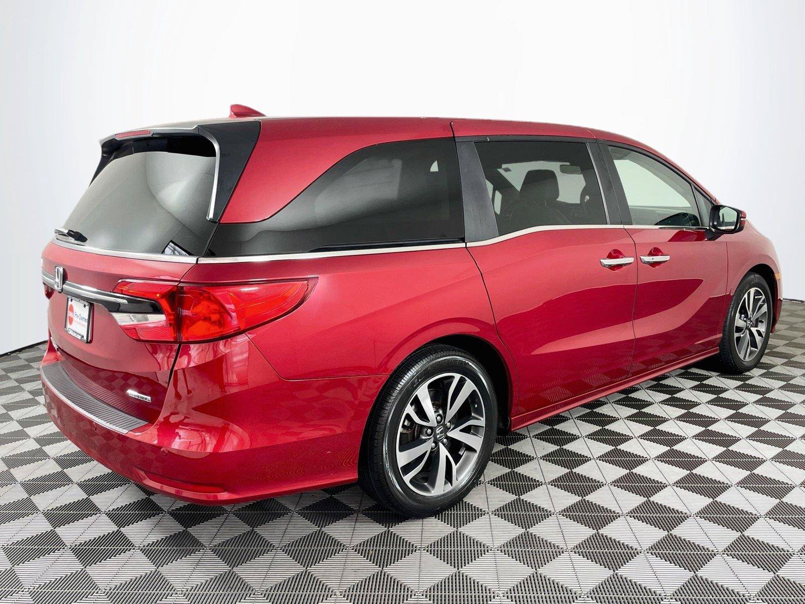 Certified 2024 Honda Odyssey Touring image 11