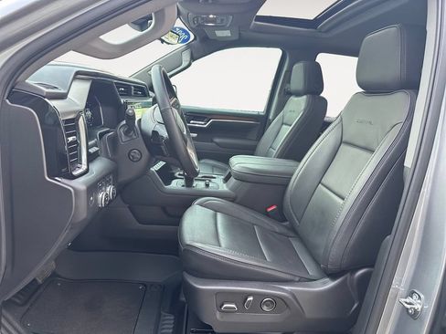 Used 2025 GMC Sierra 1500 Denali w/ Technology Package AWD/4WD image 9