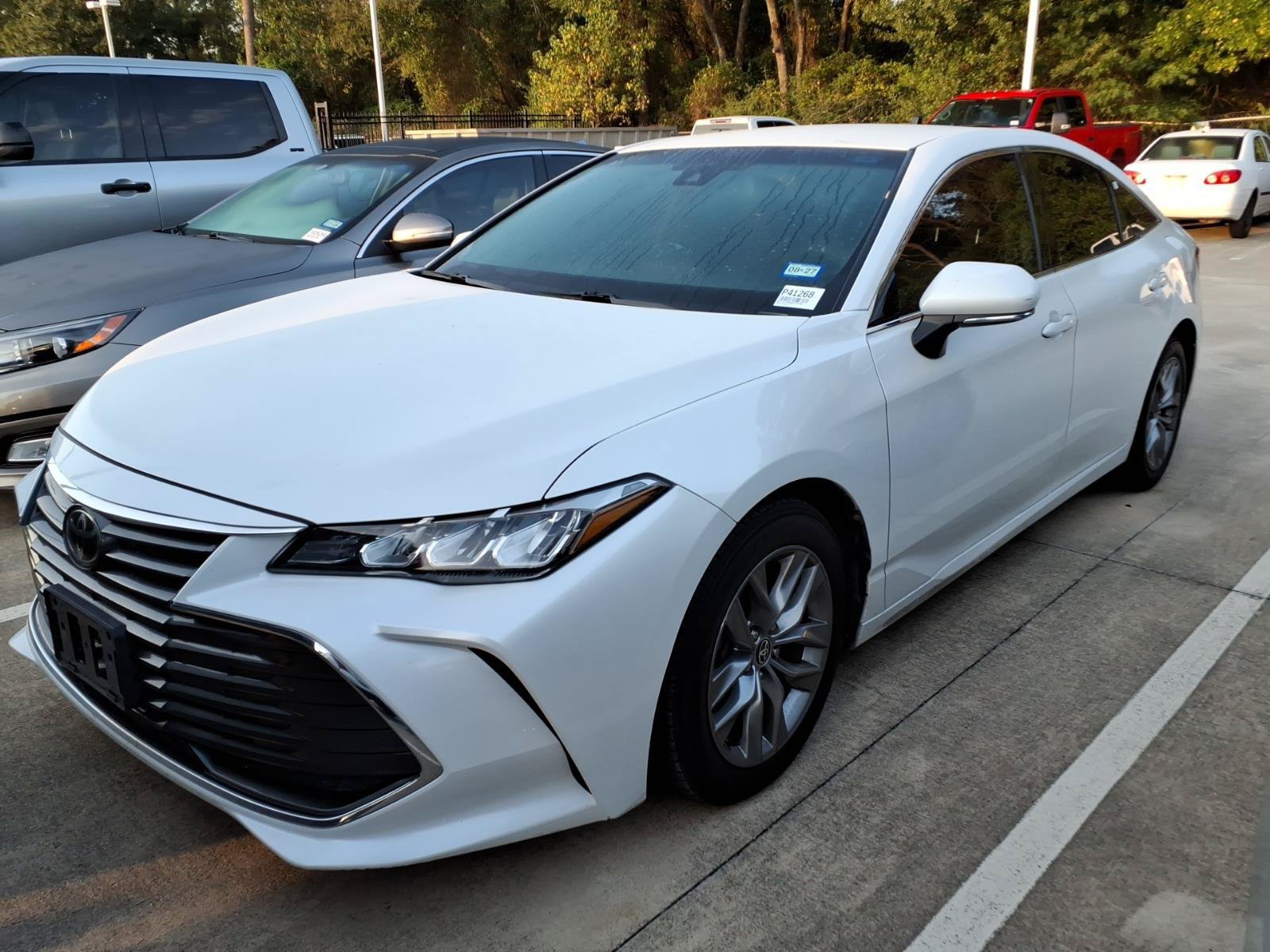 Certified 2022 Toyota Avalon XLE FWD image 4