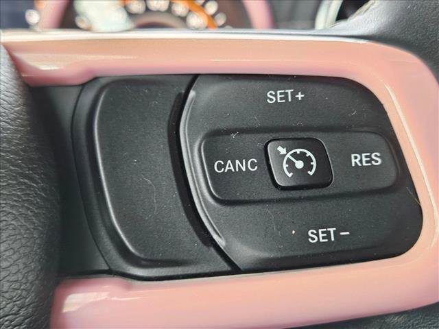 Used 2018 Jeep Wrangler Unlimited Sahara w/ Dual Top Group AWD/4WD image 23