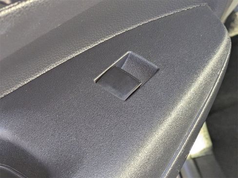 Used 2023 Toyota Corolla LE image 28