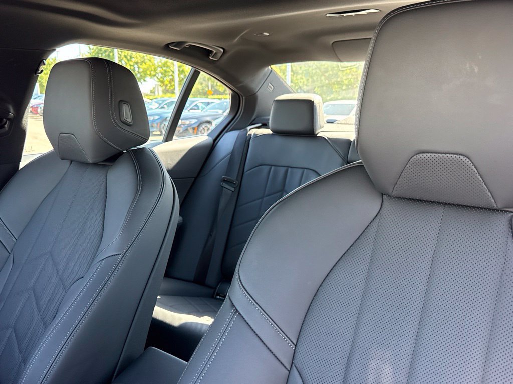 Used 2026 BMW 530i w/ M Sport Package RWD image 20