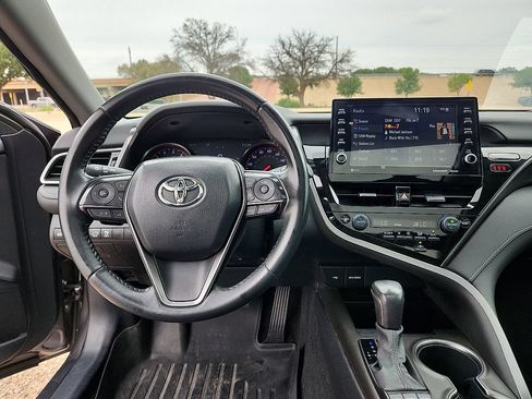 Used 2021 Toyota Camry XSE FWD image 6