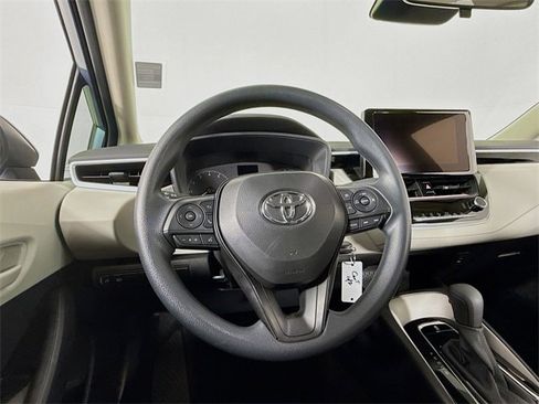 Certified 2025 Toyota Corolla LE image 11