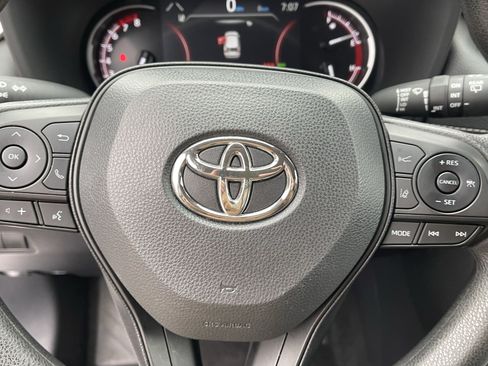 Certified 2025 Toyota RAV4 XLE AWD/4WD image 18