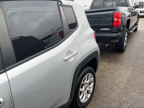 Used 2015 Jeep Renegade Latitude image 8