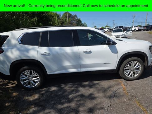Used 2024 GMC Acadia Elevation w/ Luxury Package FWD image 6