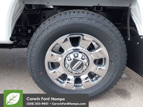 New 2026 Ford F250 Lariat w/ Chrome Package image 32