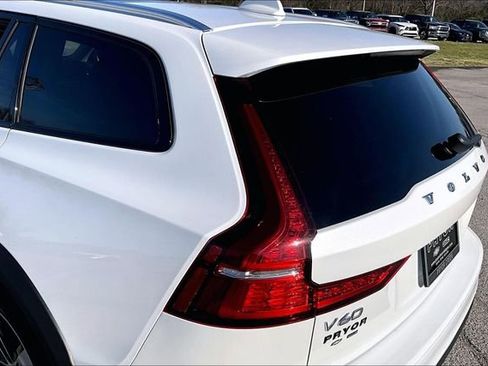Used 2025 Volvo V60 B5 Cross Country Plus AWD/4WD image 23