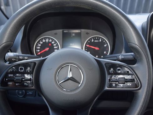 Used 2023 Mercedes-Benz Sprinter 2500 image 21