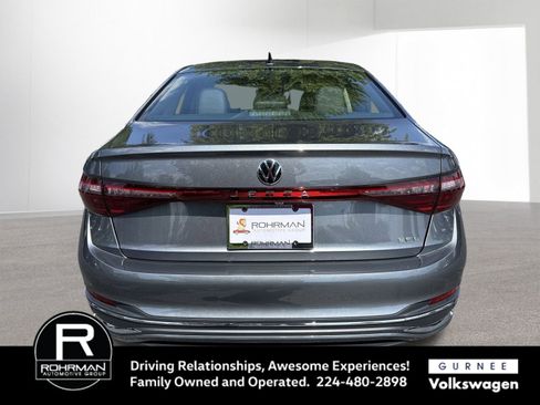 New 2025 Volkswagen Jetta SEL image 9