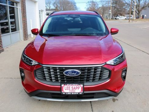 Used 2024 Ford Escape SE image 4