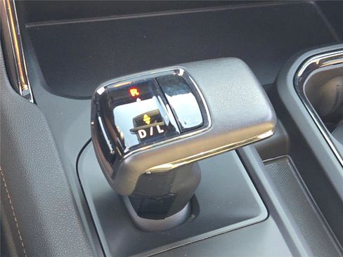 Used 2022 GMC Sierra 1500 AT4 w/ AT4 Preferred Package image 33