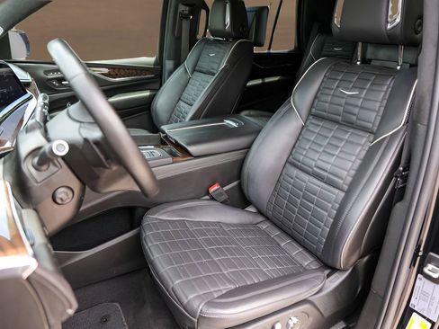 Certified 2023 Cadillac Escalade Sport Platinum AWD/4WD image 7