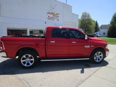 Used 2017 RAM 1500 Laramie AWD/4WD image 6