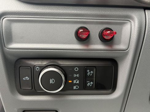 Used 2024 Ford F150 XLT AWD/4WD image 18