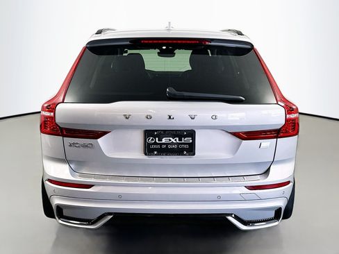 Used 2024 Volvo XC60 T8 Ultimate AWD/4WD image 6
