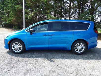 New 2027 Chrysler Pacifica Select