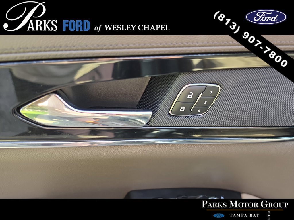 Used 2023 Lincoln Nautilus FWD w/ Premium Package image 18
