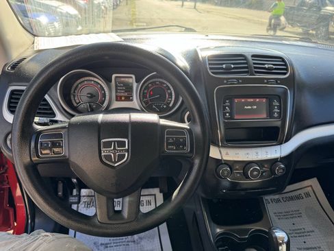 Used 2017 Dodge Journey SXT w/ Comfort/Convenience Group AWD/4WD image 8