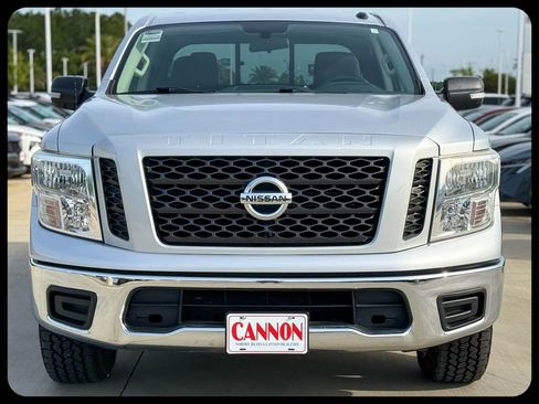 Used 2019 Nissan Titan SV RWD image 4