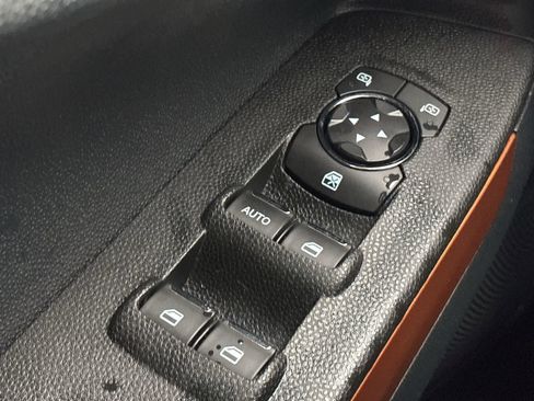 Used 2021 Ford EcoSport SE w/ SE Convenience Package image 31