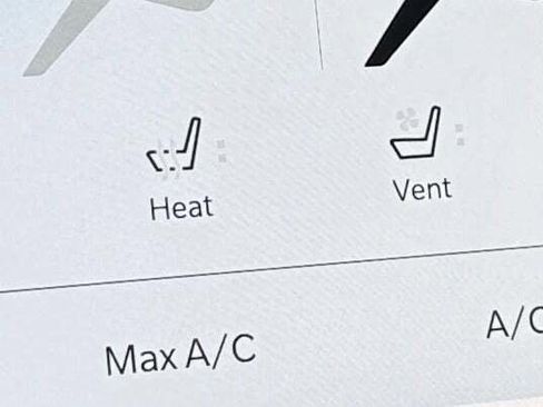 New 2026 Chrysler Pacifica Limited image 34