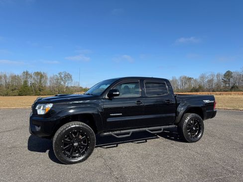 Used 2014 Toyota Tacoma 4x4 Double Cab image 1