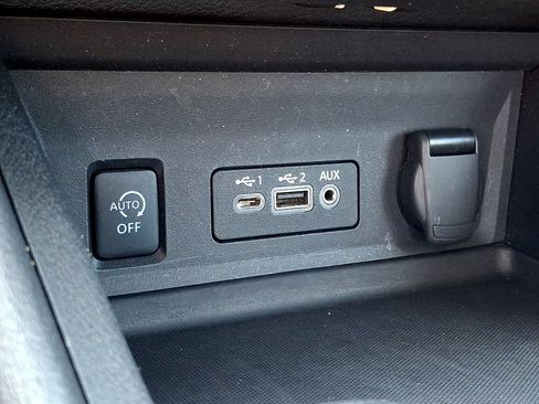 Used 2024 Nissan Sentra SV FWD image 23