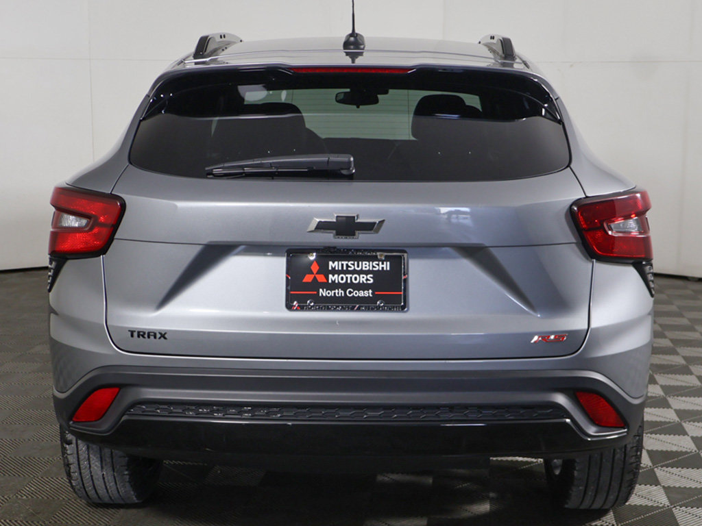 Used 2025 Chevrolet Trax RS FWD image 9