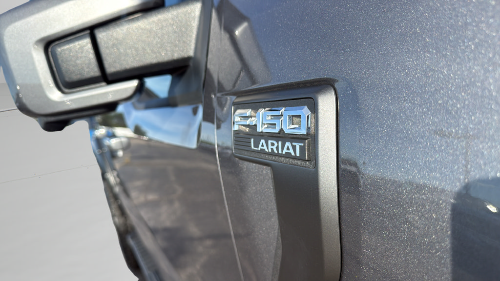 Used 2022 Ford F150 Lariat w/ Max Trailer Tow Package AWD/4WD image 33