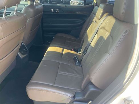 Used 2017 Lincoln MKT AWD w/ Technology Package image 6