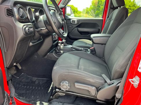 Used 2019 Jeep Wrangler Unlimited Sport AWD/4WD image 10