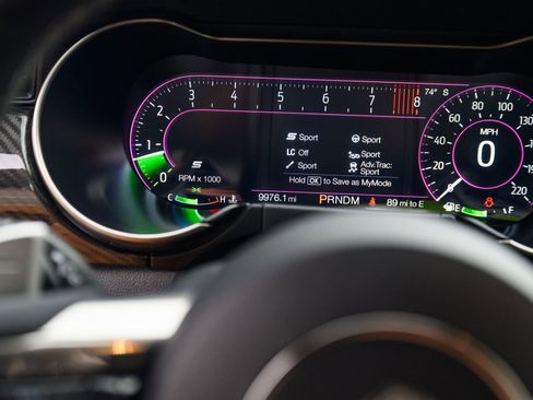 Used 2020 Ford Mustang Shelby GT500 w/ Technology Package image 31