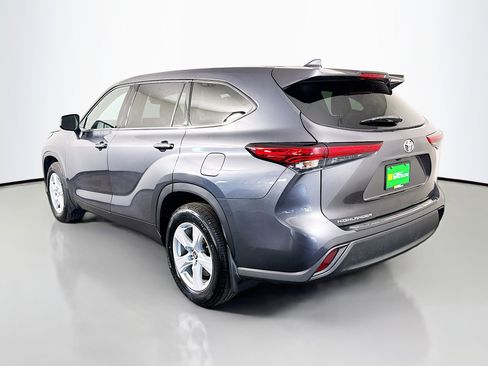 Used 2020 Toyota Highlander LE image 7
